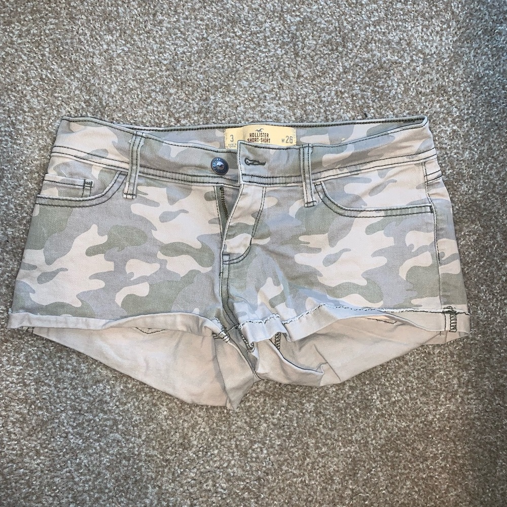 Hollister size 3, waist 26